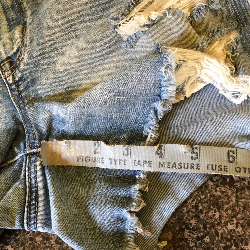 AEO prestressed cutoff jean shorts - Picture 8 of 8